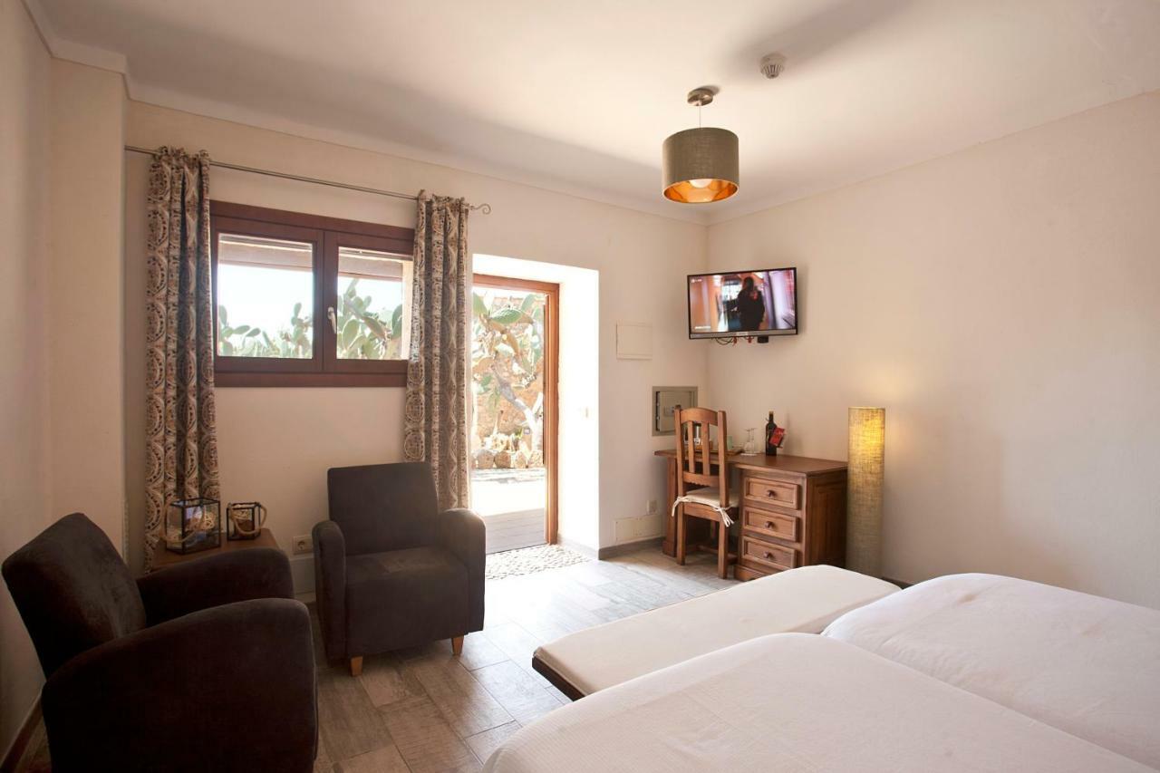 Agroturismo Es Quatre Cantons Binissalem Exterior photo